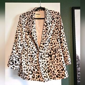 L'AGENCE Silky Leopard Print Blazer